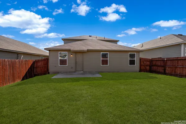 $1,875 | 7139 Quarter Moon, Converse, TX 78109