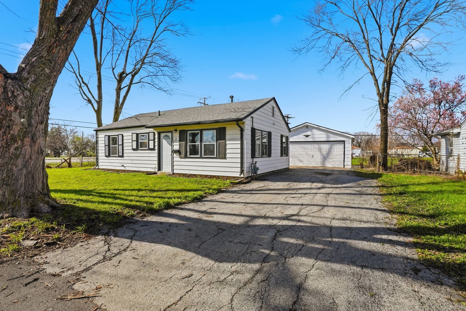 1 Louis Road Joliet, IL 60433 - Photo 2 of 21