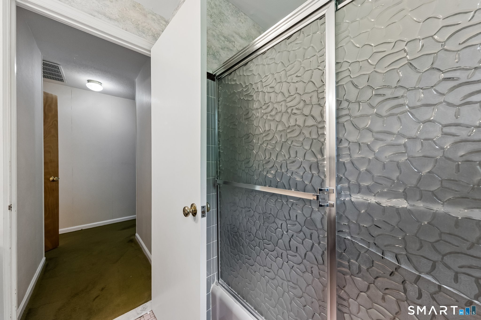 29 Collier Circle Hamden, CT 06518 - Photo 14 of 32