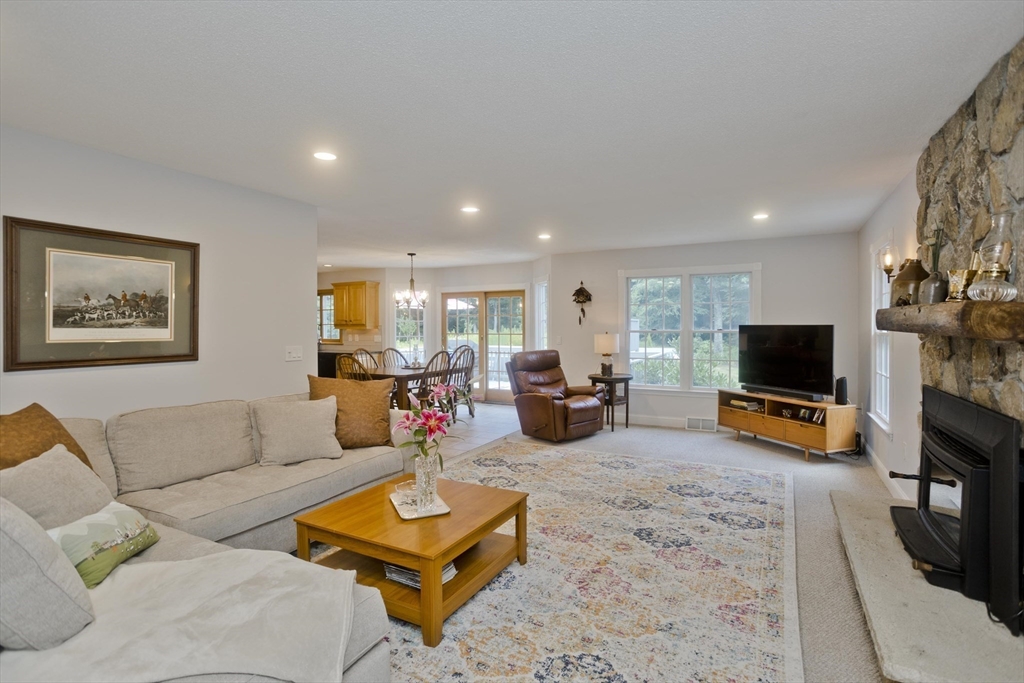 338 Bennett Road Hampden, MA 01036 - Photo 9 of 42 Gallery Image 9