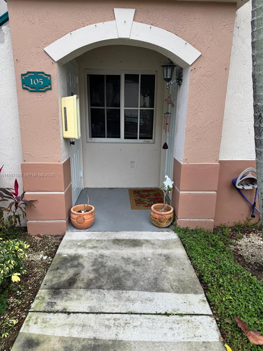 2931 Southeast 12th Road, Unit 10555 Homestead, FL 33035 - Photo 18 of 21 a front view of a house