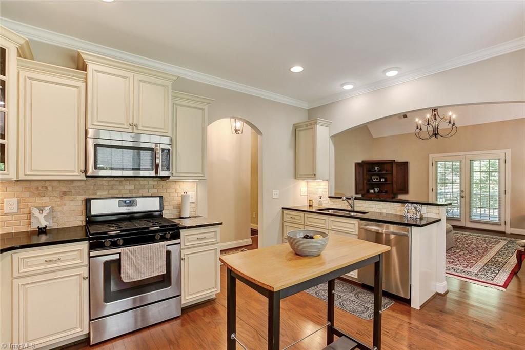 2241 Renaissance Lane High Point, NC 27262 - Photo 11 of 25 Gallery Image 11
