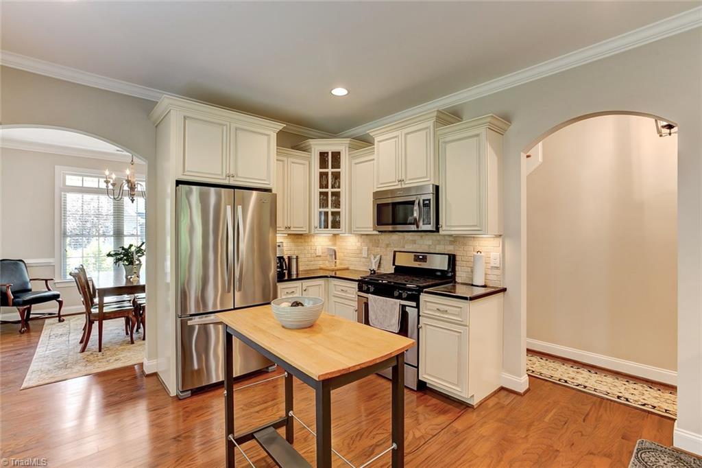 2241 Renaissance Lane High Point, NC 27262 - Photo 10 of 25 Gallery Image 10