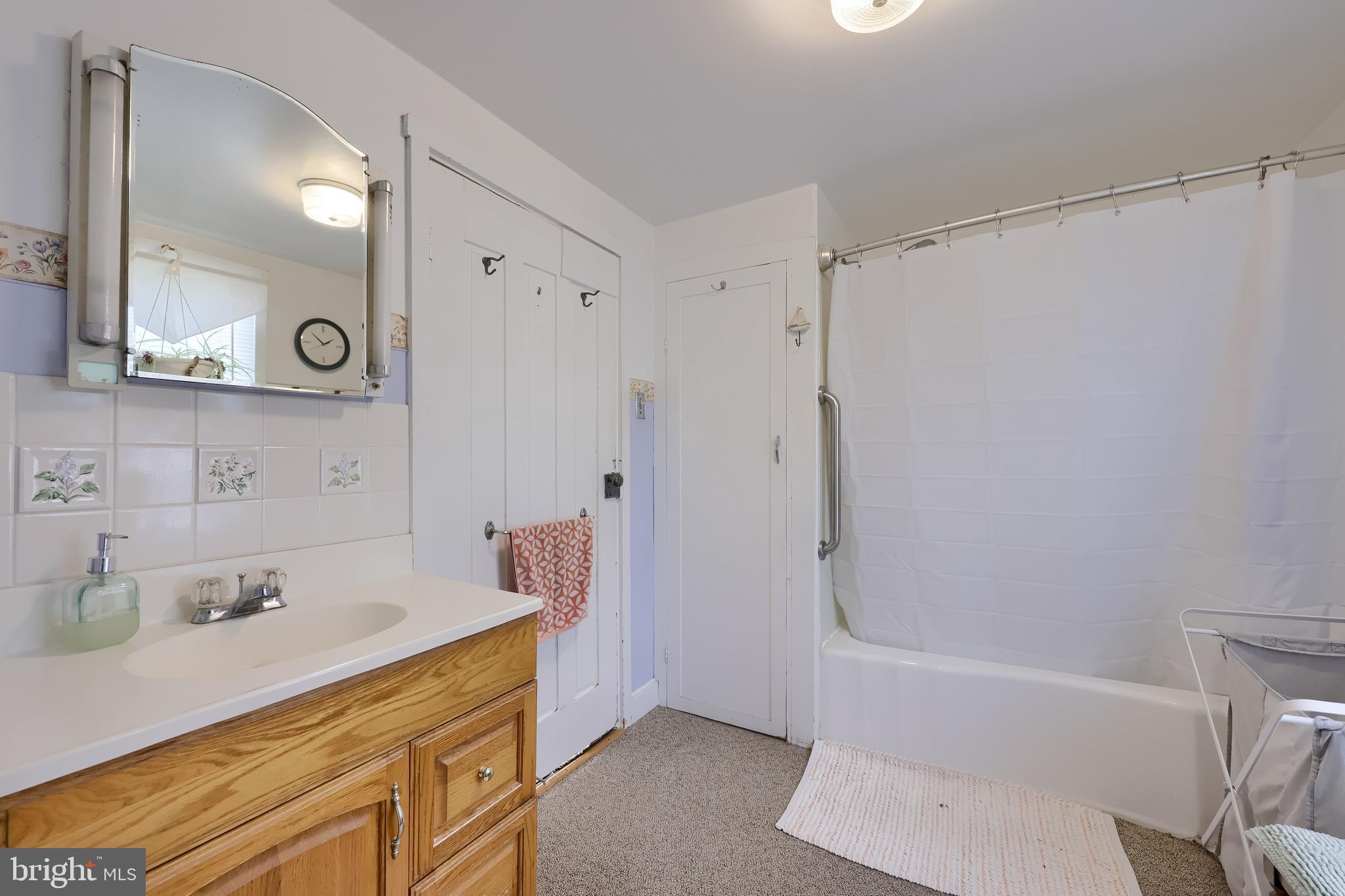 618 Owl Hill Road Lititz, PA 17543 - Photo 28 of 47 Main bathroom