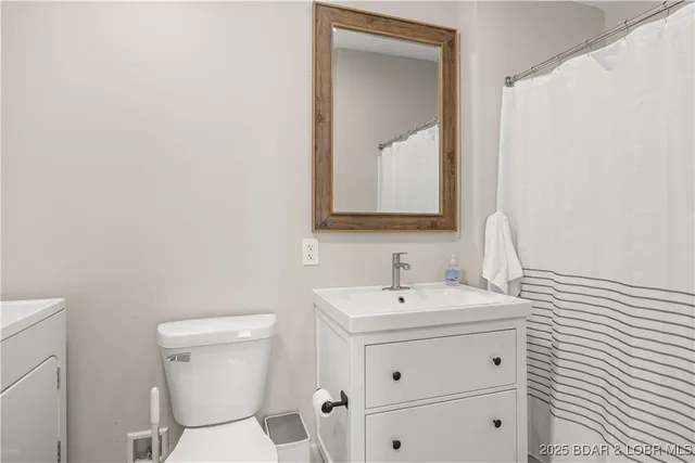 $499,000 | 48 Lake Village Road, Eldon, MO 65026