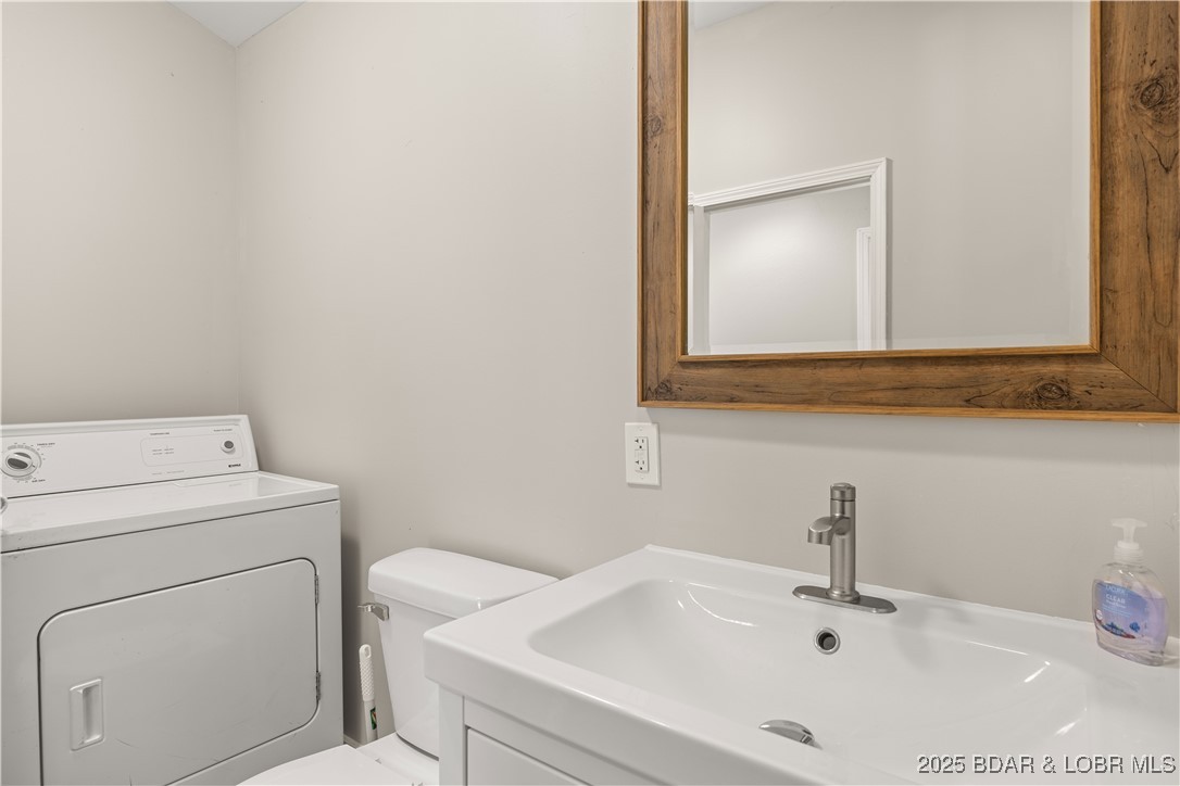 48 Lake Village Road Eldon, MO 65026 - Photo 12 of 44