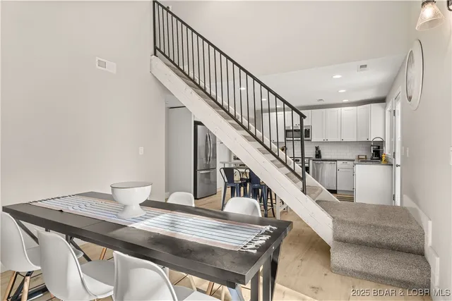 $499,000 | 48 Lake Village Road, Eldon, MO 65026