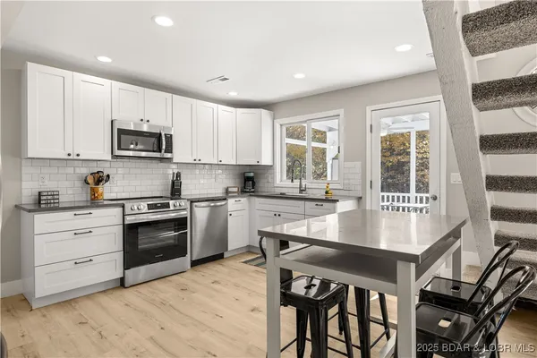 $499,000 | 48 Lake Village Road, Eldon, MO 65026