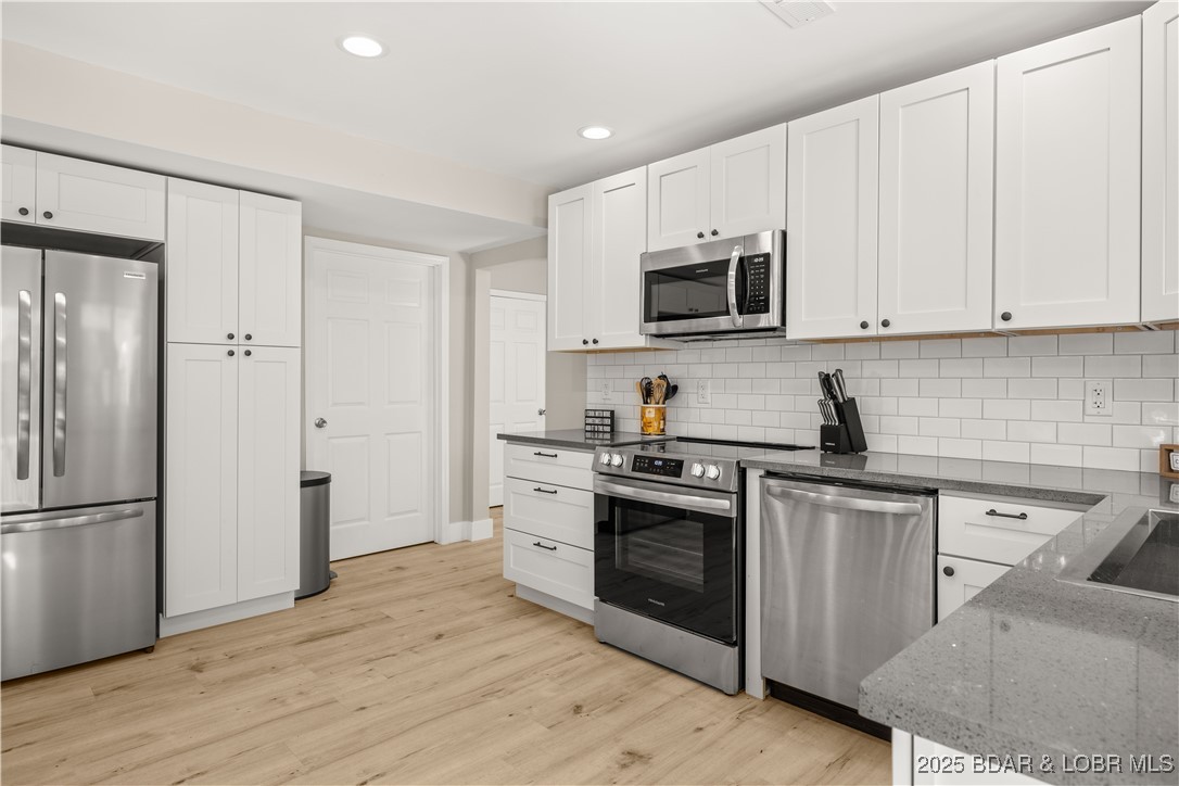 48 Lake Village Road Eldon, MO 65026 - Photo 25 of 44