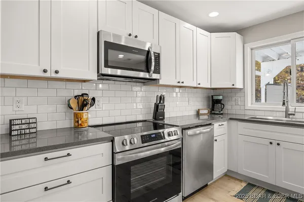 $499,000 | 48 Lake Village Road, Eldon, MO 65026