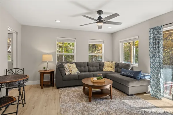 $499,000 | 48 Lake Village Road, Eldon, MO 65026