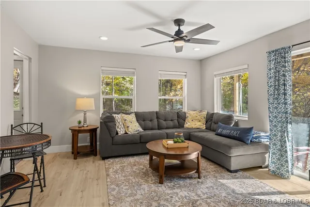 $499,000 | 48 Lake Village Road, Eldon, MO 65026