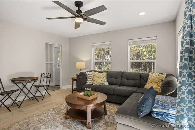 $499,000 | 48 Lake Village Road, Eldon, MO 65026