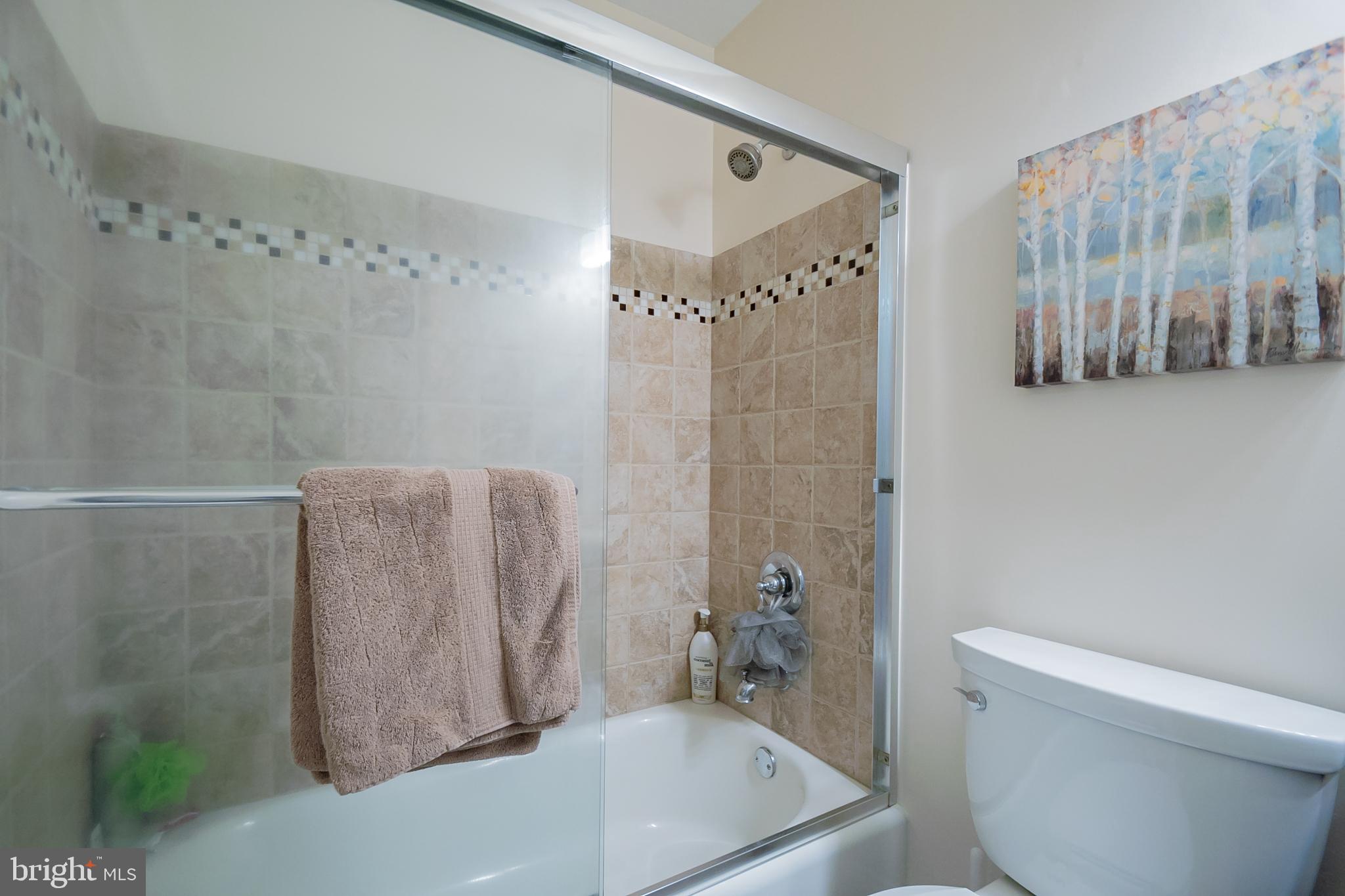 1513 Fresno Road Wilmington, DE 19803 - Photo 18 of 30 Hall: Full Bathroom