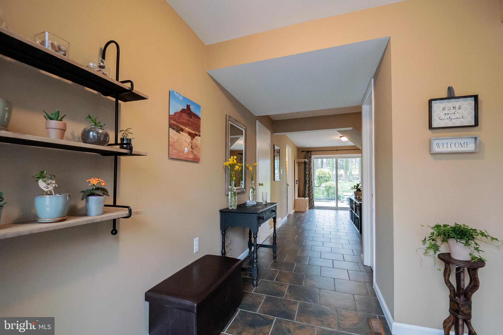 1513 Fresno Road Wilmington, DE 19803 - Photo 27 of 30 Main Level Entry: Toward Rear Yard