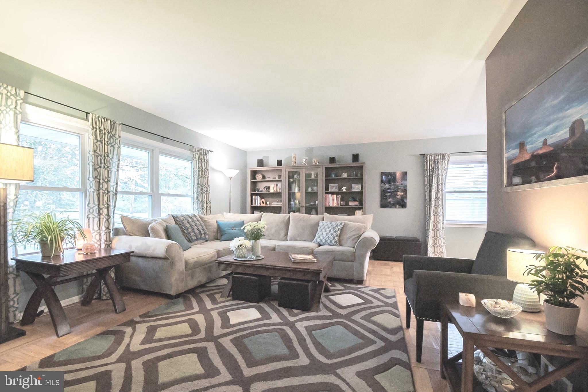 1513 Fresno Road Wilmington, DE 19803 - Photo 7 of 30 Living Room