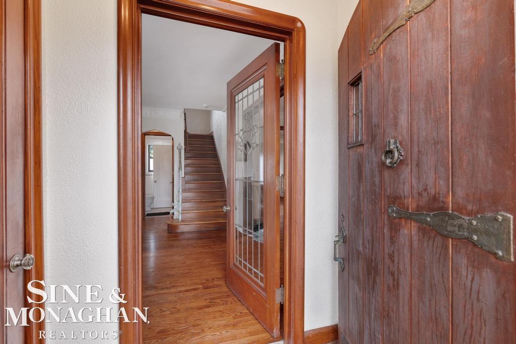 847 Barrington Road Grosse Pointe, MI 48230 - Photo 4 of 51 50193527-e6f3e35b-e2ad-45a3-b5eb-9e7d513085c3.JPG