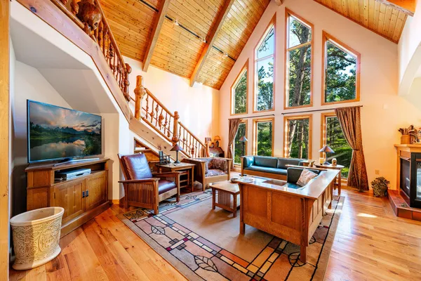 $775,000 | 43 Fish Hatchery Road, Story, WY 82842