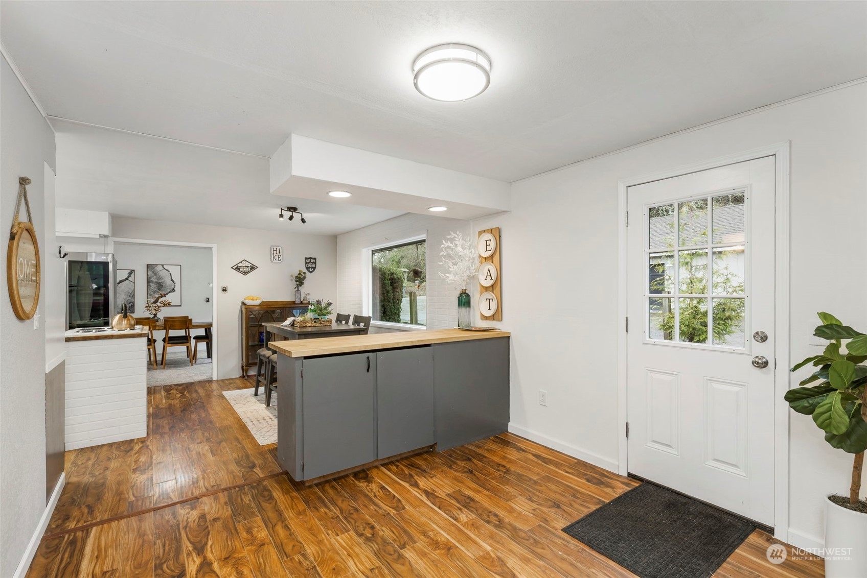 42 Roundtree Road Port Angeles, WA 98362 - Photo 8 of 40 Gallery Image 8