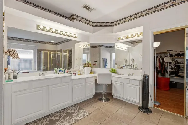 $3,800 | 3480 Daisy Lane, Grand Prairie, TX 75052