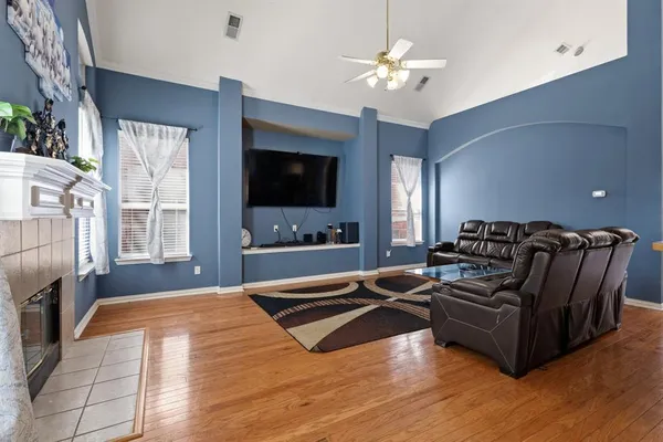 $3,800 | 3480 Daisy Lane, Grand Prairie, TX 75052