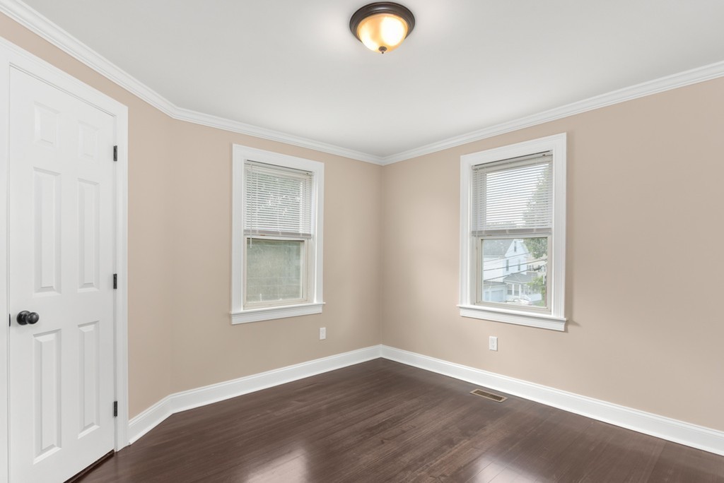 17 R Highland Street, Unit 1 Woburn, MA 01801 - Photo 5 of 15 Gallery Image 5