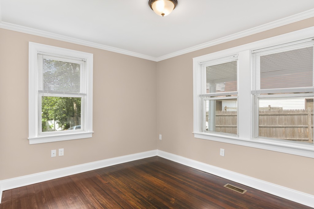 17 R Highland Street, Unit 1 Woburn, MA 01801 - Photo 7 of 15 Gallery Image 7