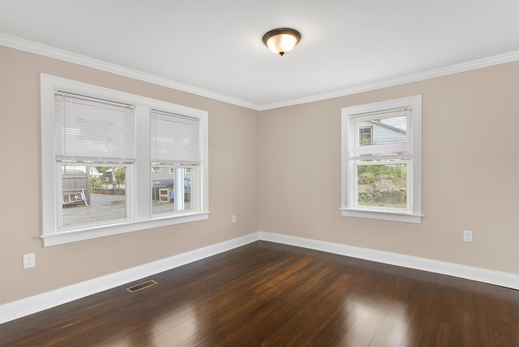 17 R Highland Street, Unit 1 Woburn, MA 01801 - Photo 8 of 15 Gallery Image 8