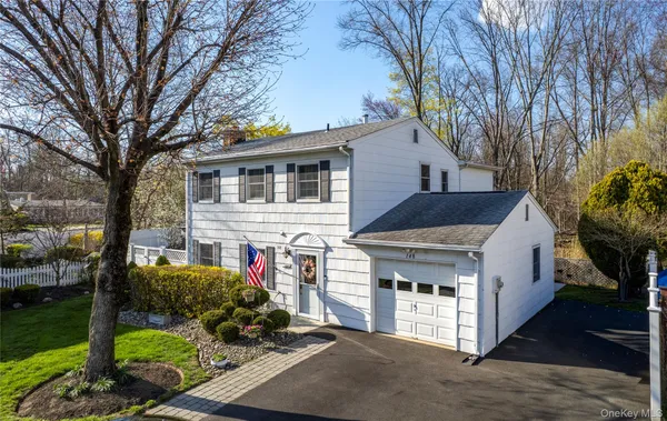 $685,500 | 148 Lake Road, Valley Cottage, NY 10920