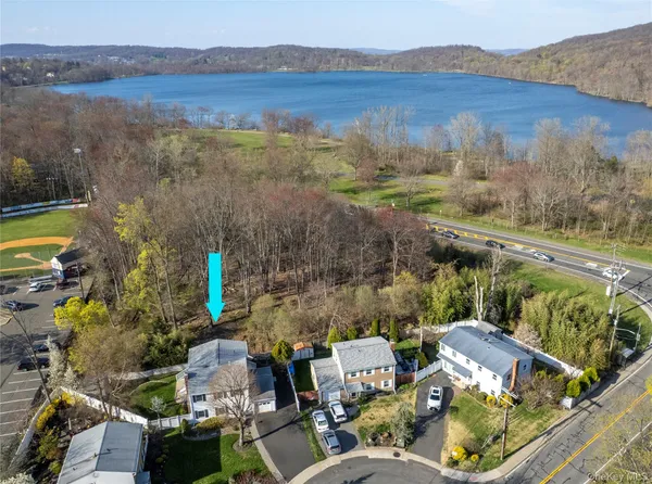 $685,500 | 148 Lake Road, Valley Cottage, NY 10920