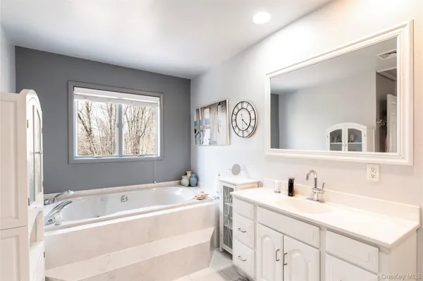 $685,500 | 148 Lake Road, Valley Cottage, NY 10920