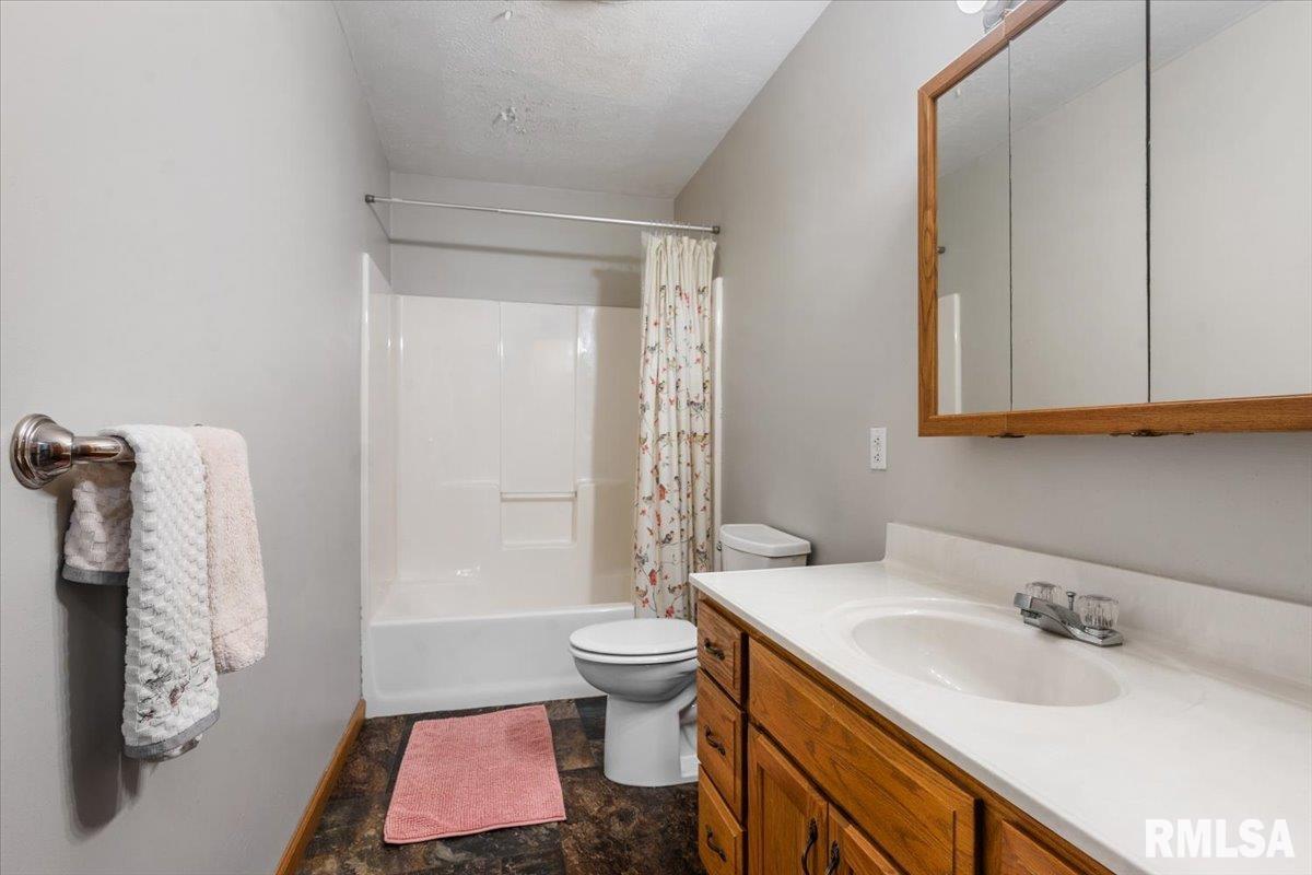 3053 Twin Lakes Drive Springfield, IL 62707 - Photo 15 of 31