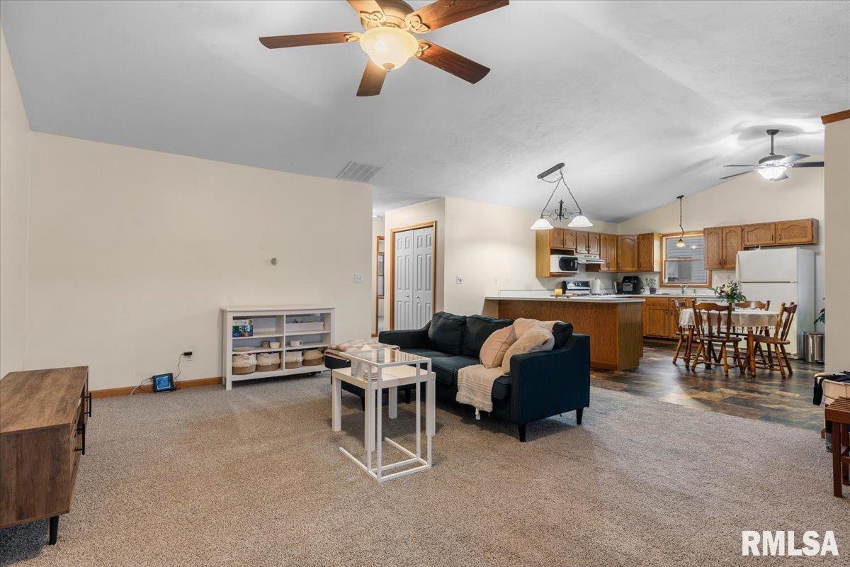 3053 Twin Lakes Drive Springfield, IL 62707 - Photo 2 of 31