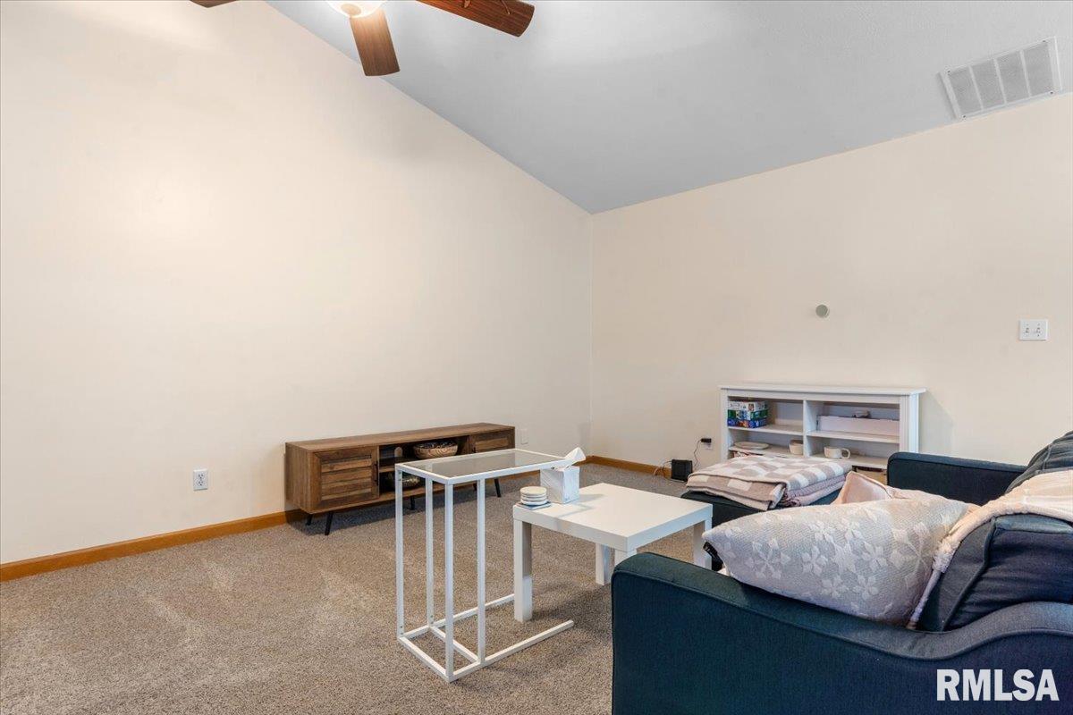 3053 Twin Lakes Drive Springfield, IL 62707 - Photo 3 of 31