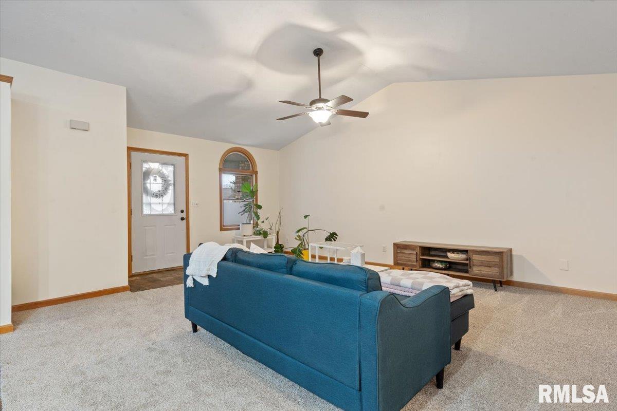 3053 Twin Lakes Drive Springfield, IL 62707 - Photo 5 of 31