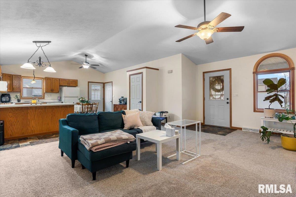 3053 Twin Lakes Drive Springfield, IL 62707 - Photo 6 of 31