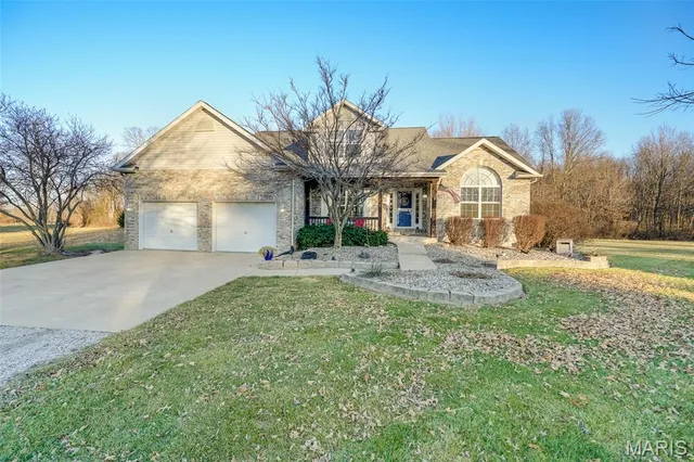 $510,000 | 24 Meadow Woods Court, Edwardsville, IL 62025