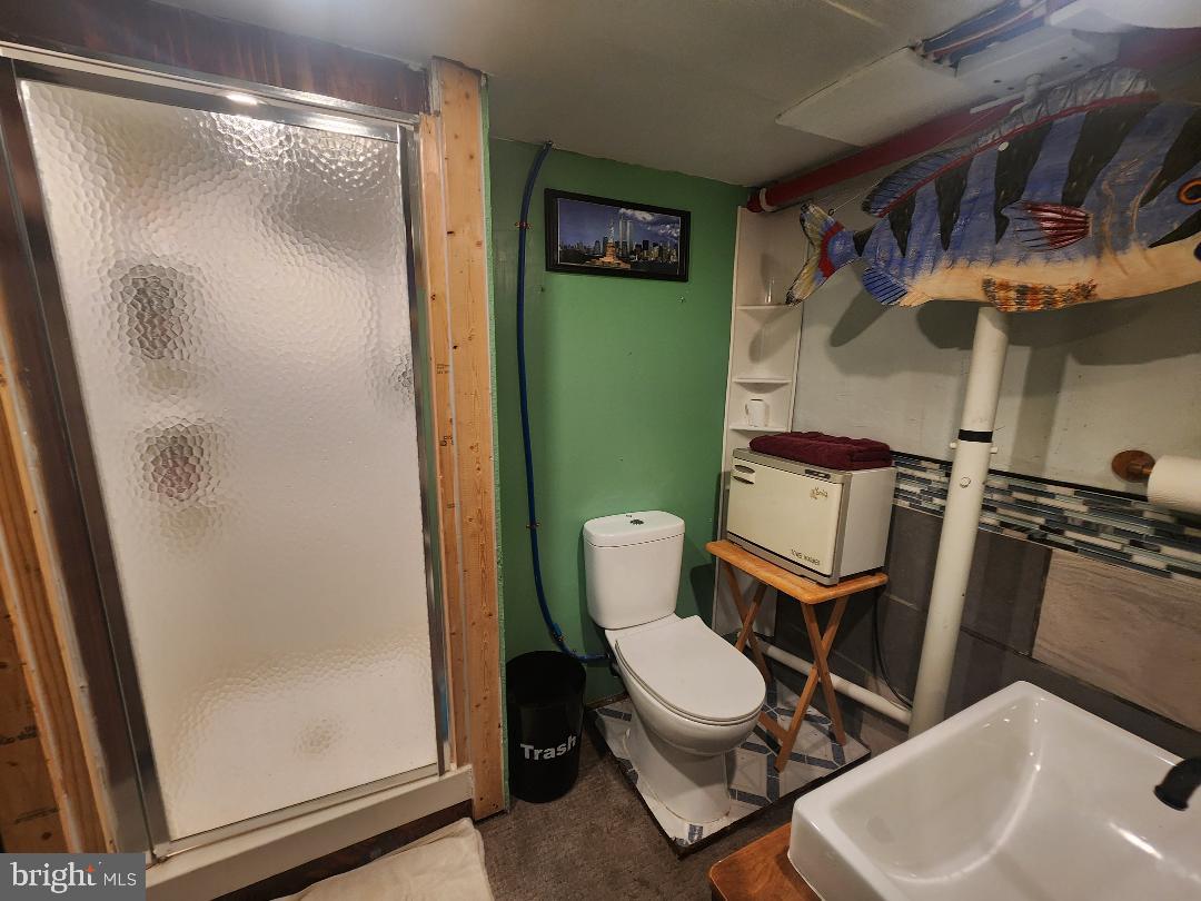 2803 New Falls Road Levittown, PA 19056 - Photo 23 of 25 Full Bath