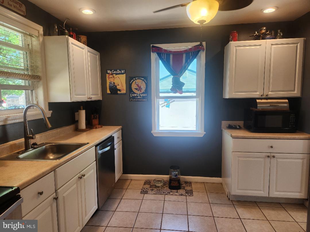 2803 New Falls Road Levittown, PA 19056 - Photo 8 of 25 Kitchen