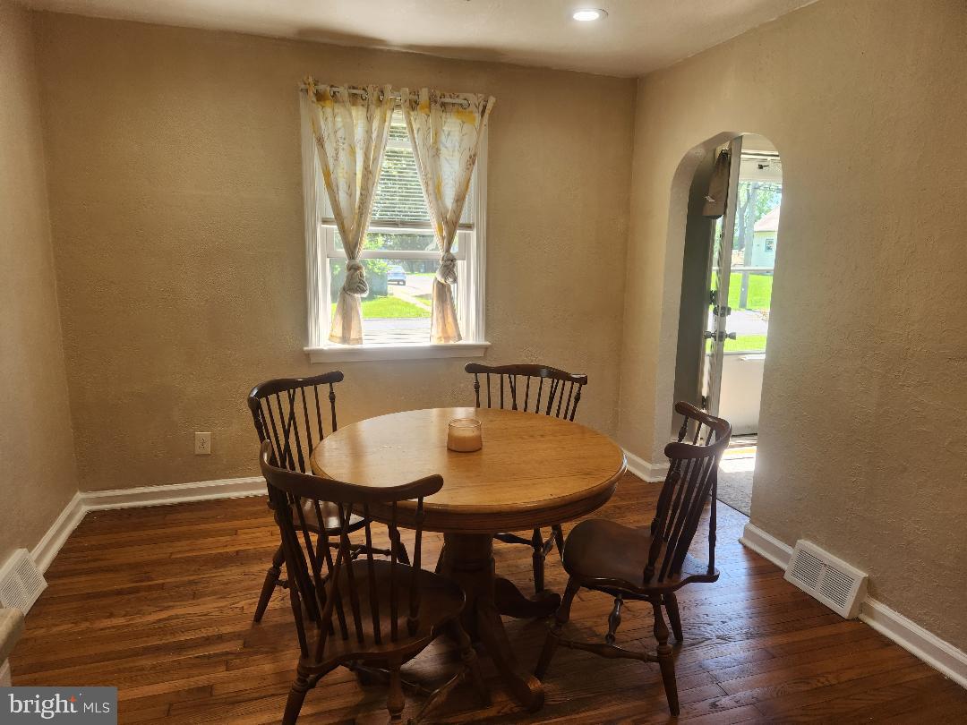 2803 New Falls Road Levittown, PA 19056 - Photo 10 of 25 Dining Room