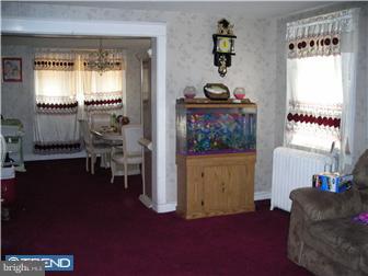 219 Shirley Road Upper Darby, PA 19082 - Photo 3 of 5 Living Room