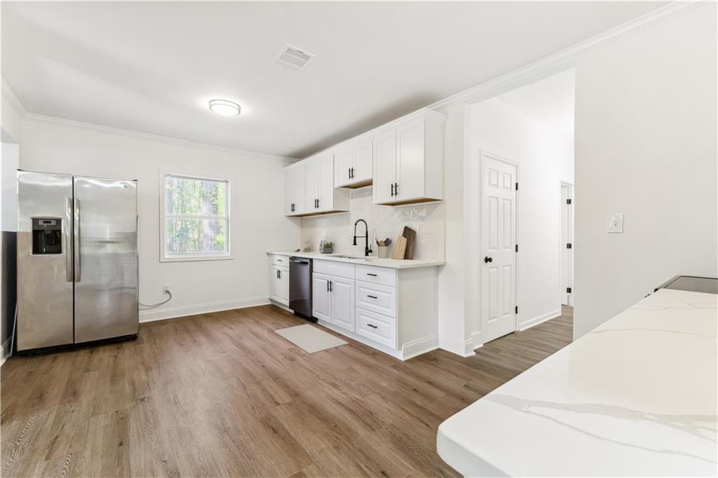 437 Collier Ridge Drive Northwest Atlanta, GA 30318 - Photo 15 of 38