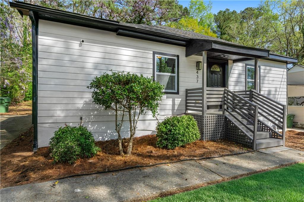 437 Collier Ridge Drive Northwest Atlanta, GA 30318 - Photo 2 of 38