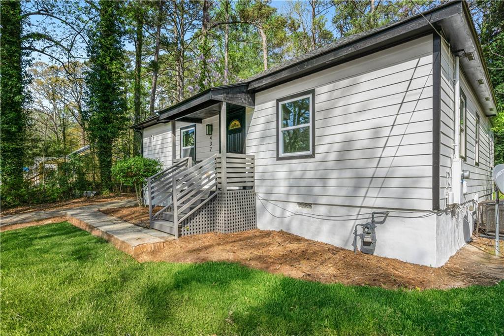 437 Collier Ridge Drive Northwest Atlanta, GA 30318 - Photo 3 of 38