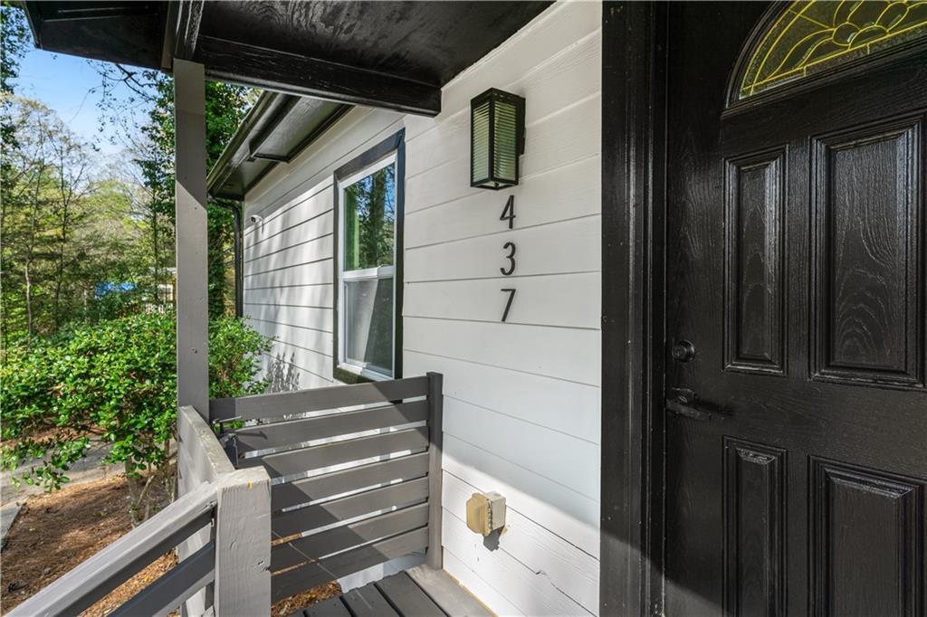 437 Collier Ridge Drive Northwest Atlanta, GA 30318 - Photo 4 of 38