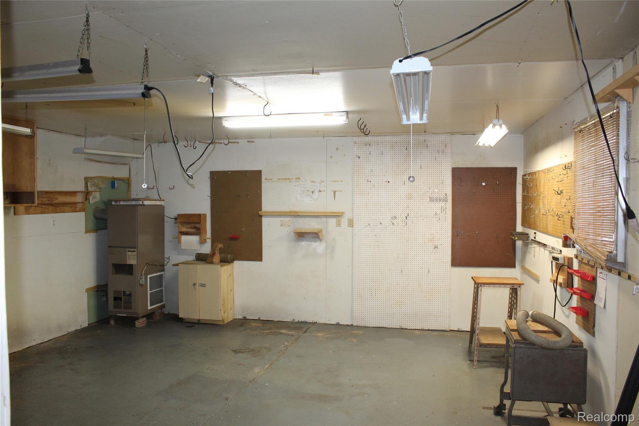 6229 Lucas Road Flint, MI 48506 - Photo 31 of 43 IMG_5930.JPG