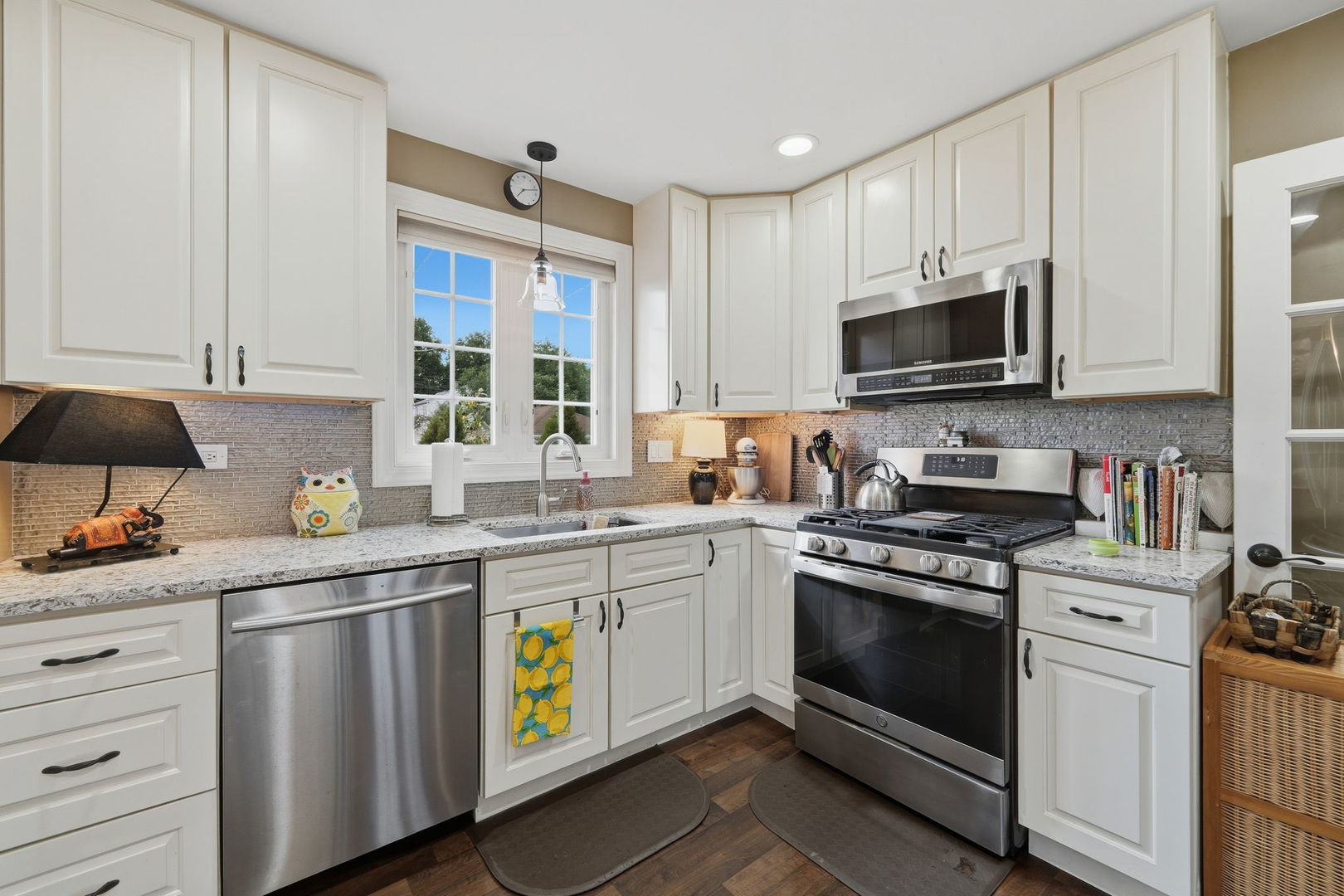 5046 North Rutherford Avenue Chicago, IL 60656 - Photo 13 of 42 Gallery Image 13