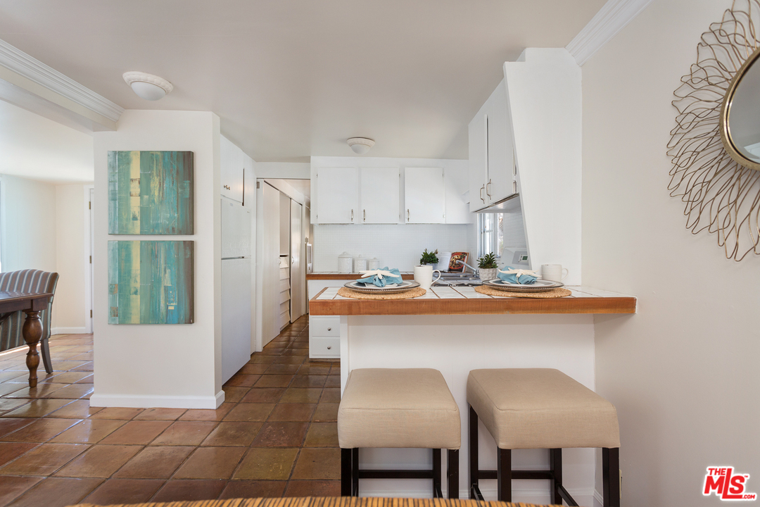 64 Paradise Cove Road Malibu, CA 90265 - Photo 6 of 17 Gallery Image 6