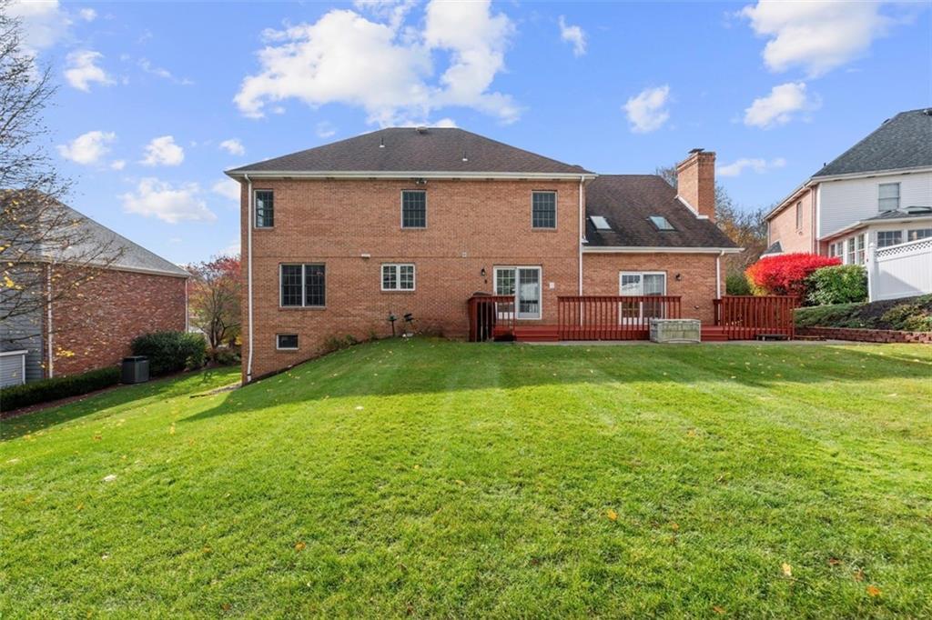 370 Cobblestone Circle McKees Rocks, PA 15136 - Photo 45 of 50 a front view of house with yard and green space