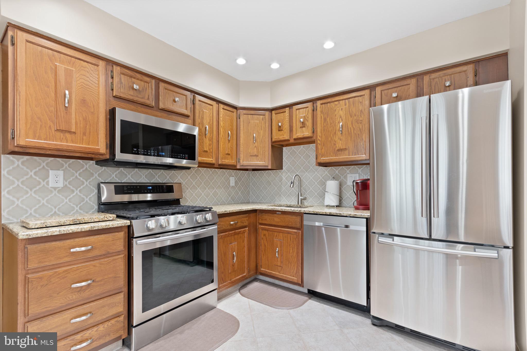 49 Edinburgh Road Blackwood, NJ 08012 - Photo 11 of 30